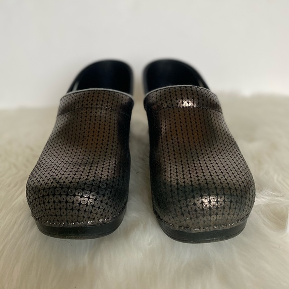 Dansko Professional Sequin Clog / Size 40 - Picture 3 of 15